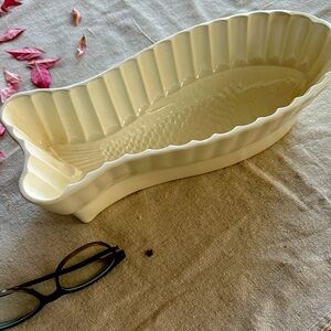 Cream Fish-Shaped Baking Mold